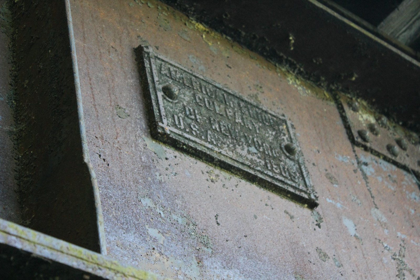 Plaque, north approach